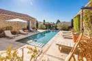 Gordes - Belle maison de vacances avec piscine chauffée
