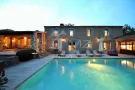 Gordes - Belle maison en pierres avec tennis et piscine chauffée