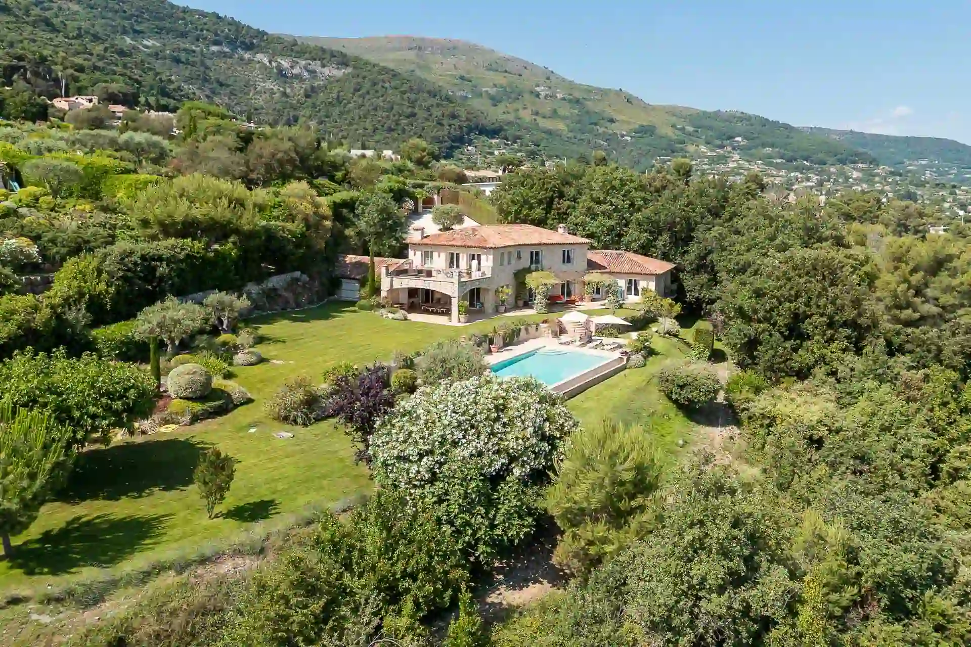 Propriétés et villas luxe à vendre à Tourrettes-sur-Loup