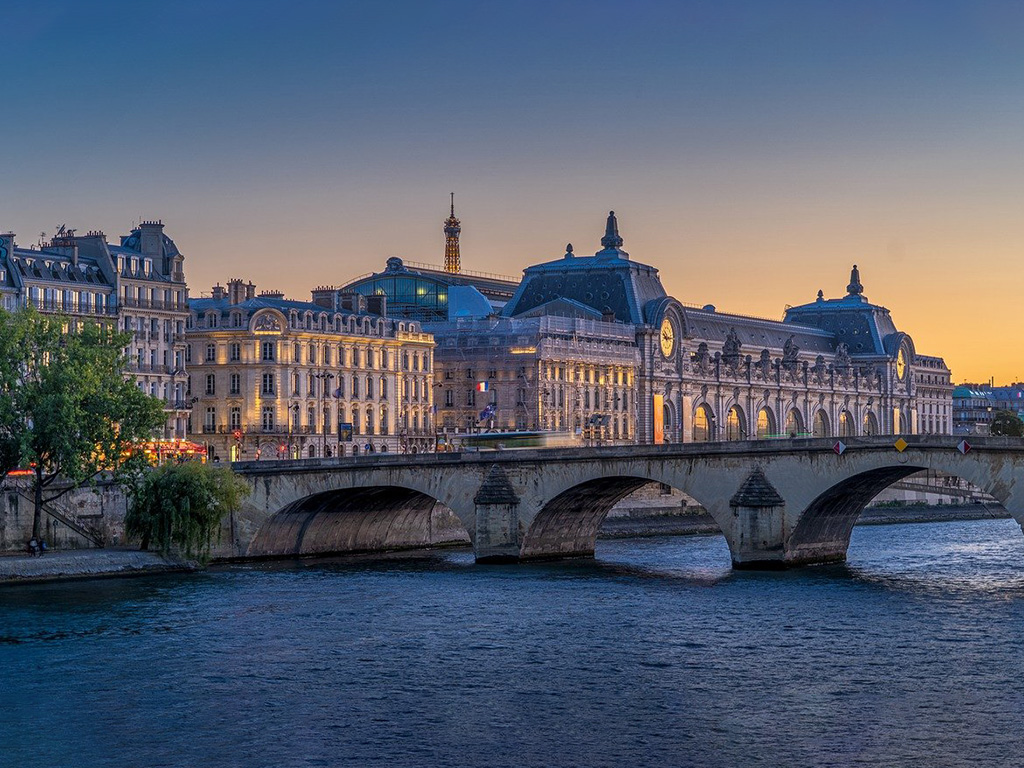 PARIS : l’attrait de l’immobilier de prestige Rive Gauche / Rive droite
