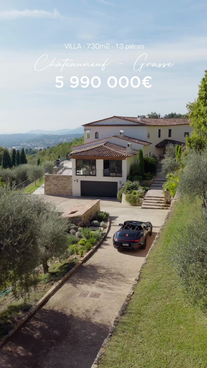 Morning in the garden. Afternoon by the pool. Evening in the cellar, glass in hand.

A contemporary villa of 730 m² in 5...