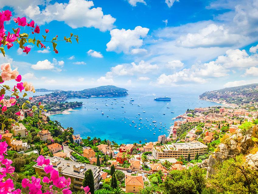 L'immobilier de luxe à Saint-Jean-Cap-Ferrat : Le joyau de la Côte d'Azur