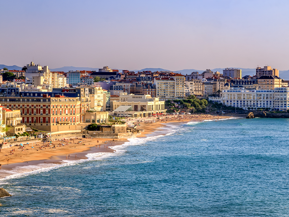 Investir sur la Côte Basque : pourquoi Biarritz s'impose comme une valeur refuge