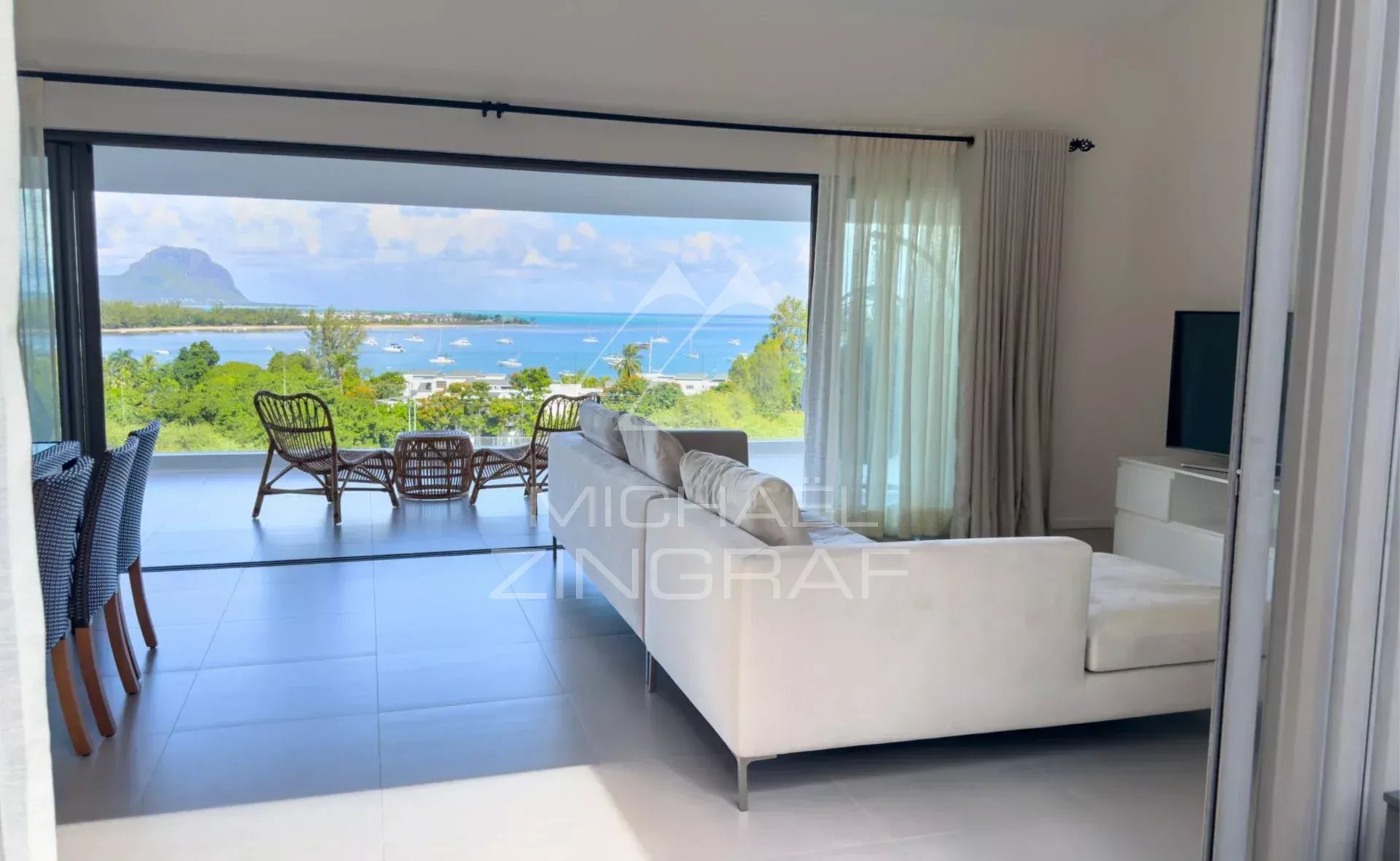 Penthouse d'Exception de 3 Chambres avec Jacuzzi et Vue Panoramique sur l'Océan