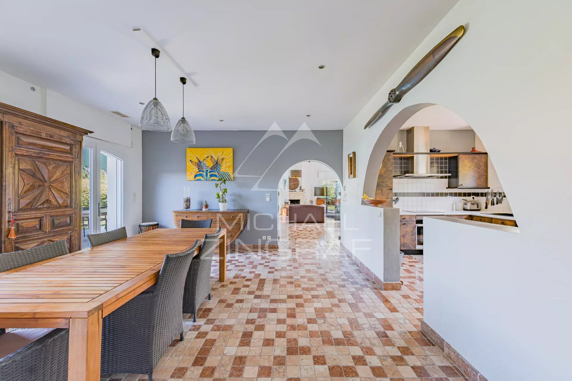 Moderne Villa mit 5 Schlafzimmern
