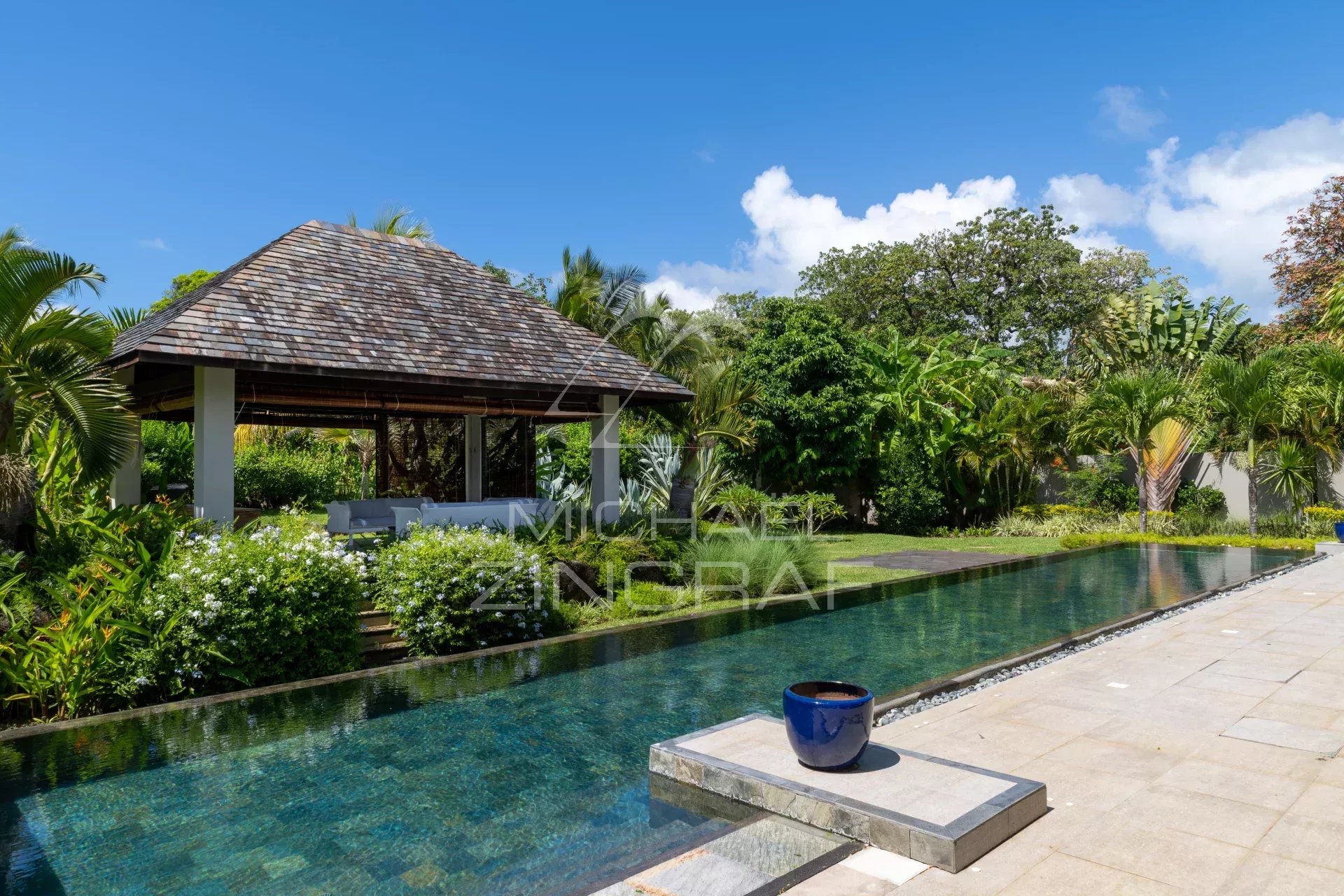 Élégante villa avec vue sur le golf au cœur de l’Anahita Estate