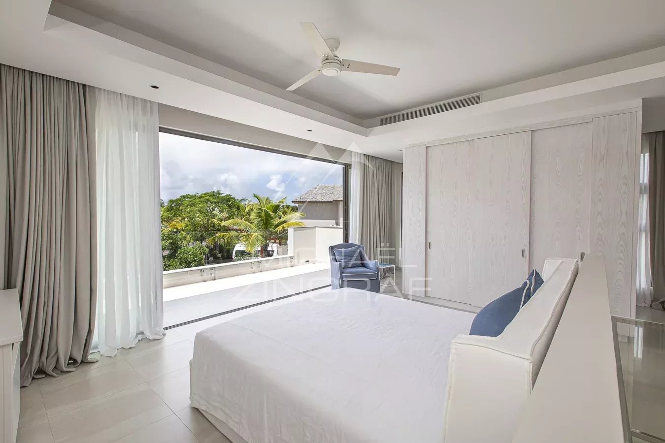 Außergewöhnliche Villa im Herzen des Wohnviertels The Gardens