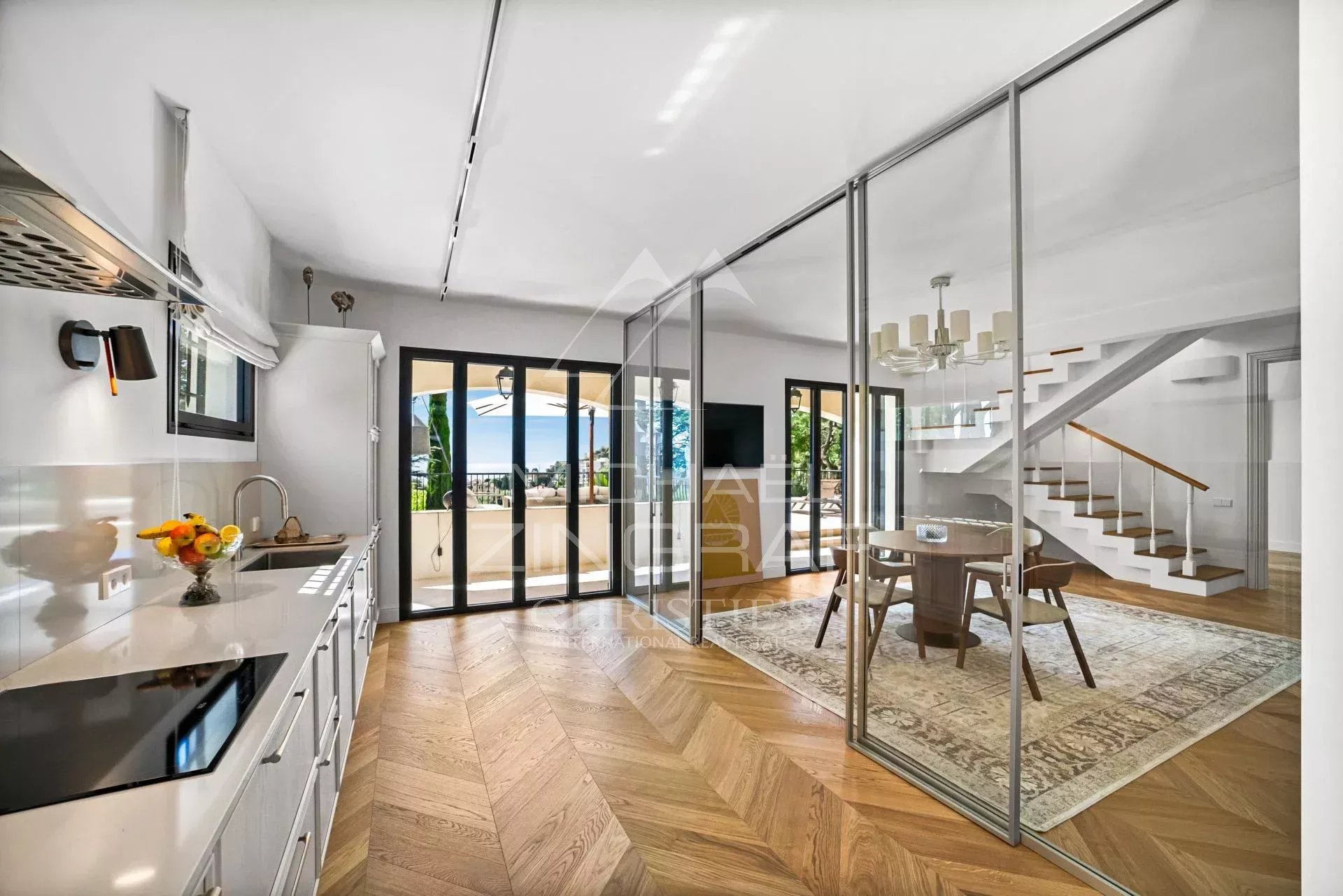 Roquebrune-Cap-Martin - Brand-new villa next to Monaco
