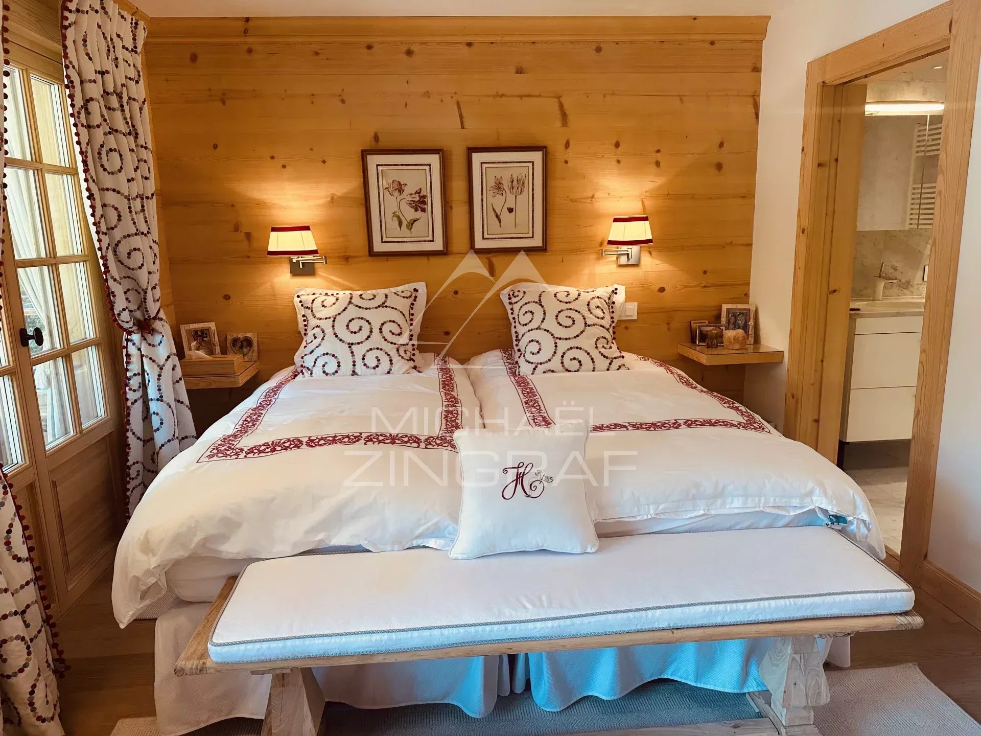 Chalet familial luxueux à proximité des pistes de Schoenried et Saanenmoeser