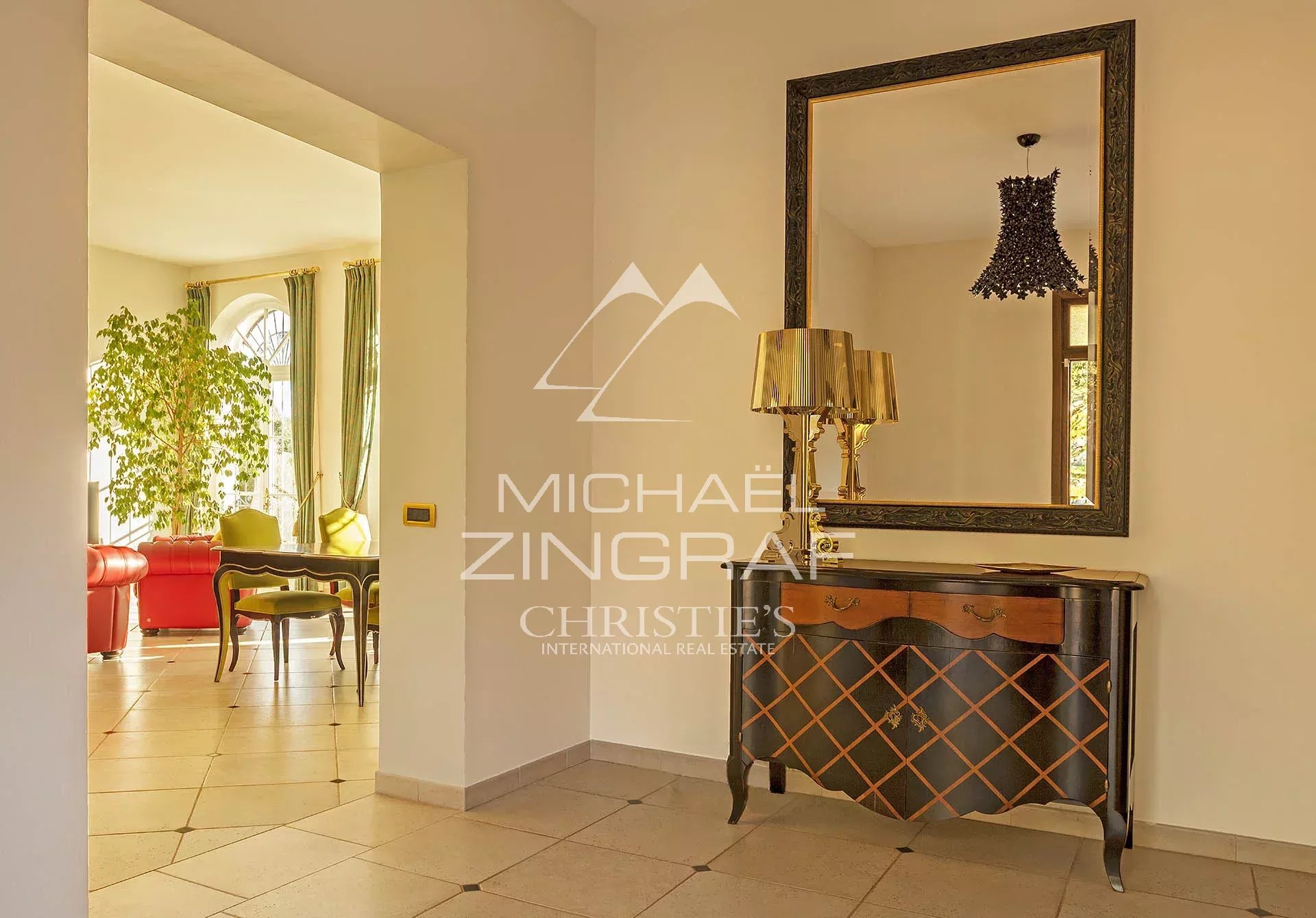 Edles Anwesen in einem grünen Paradies