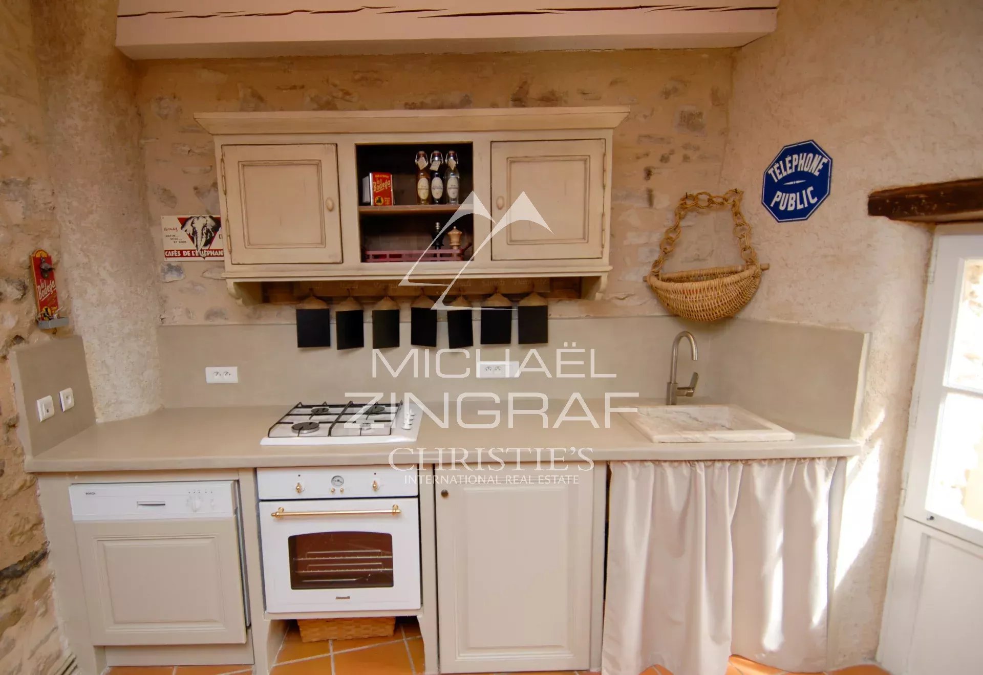 Moulin du XVII élégamment rénové