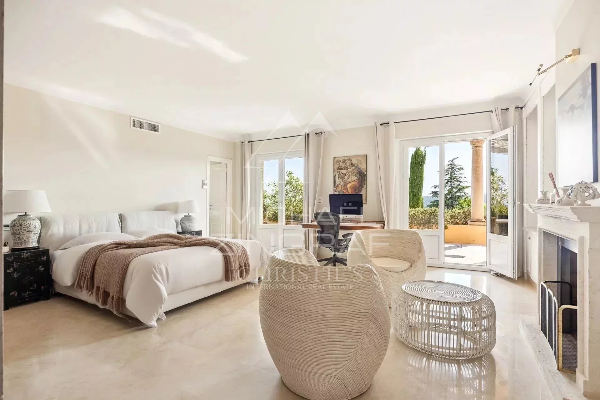 Élégante villa avec vue panoramique et calme absolu proche de Saint-Paul-de-Vence