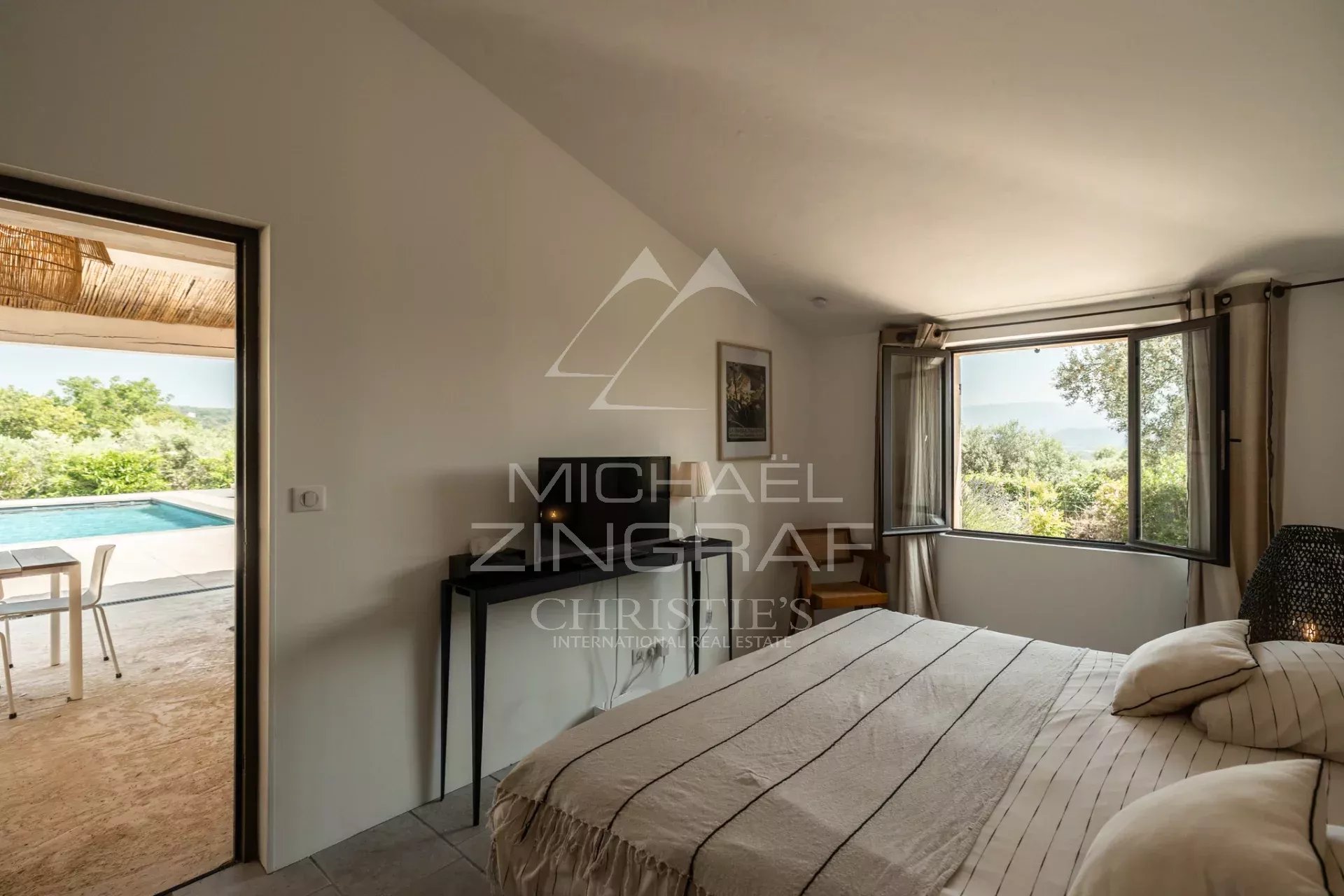 Gordes -  Splendide maison avec vue