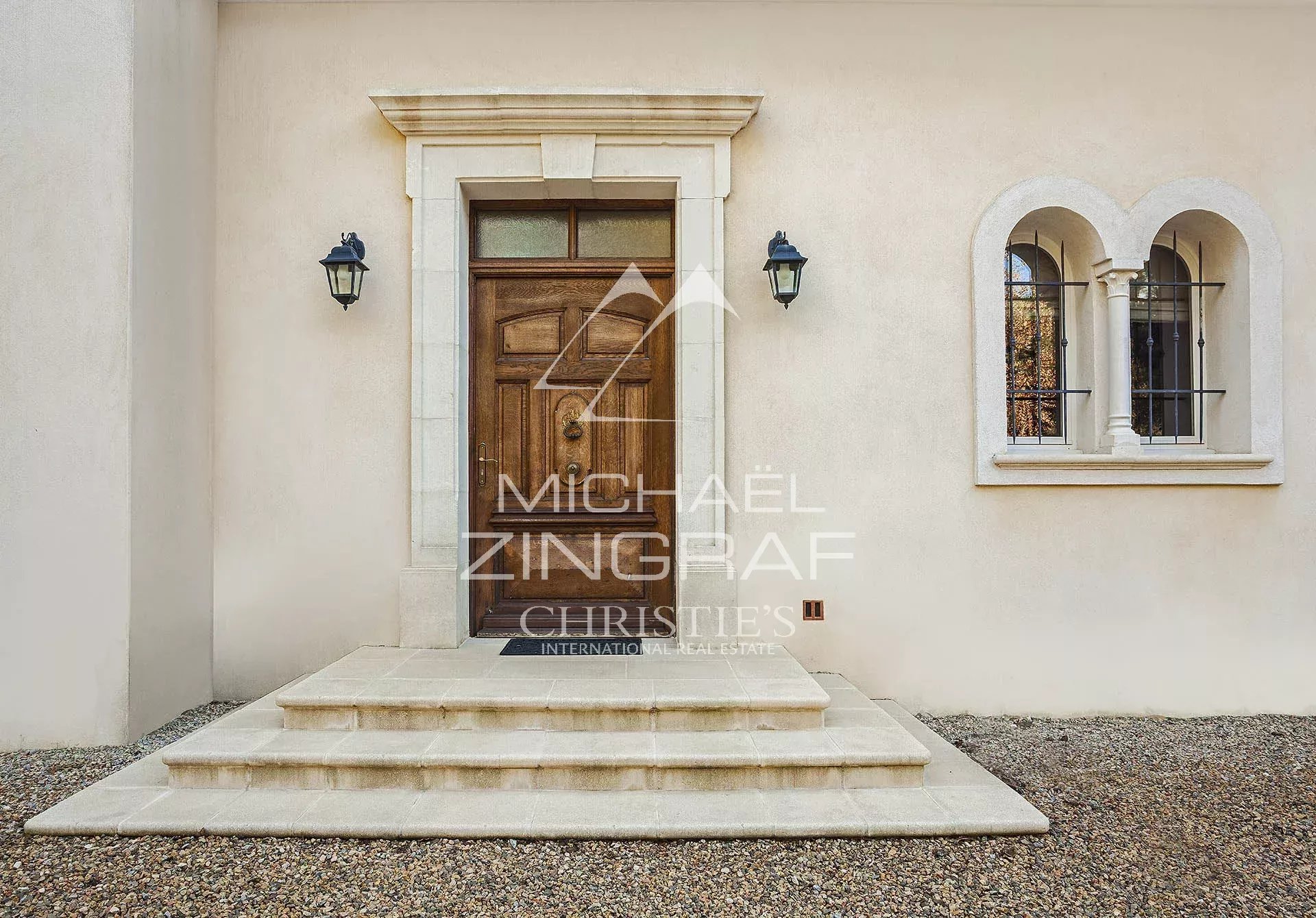 Edles Anwesen in einem grünen Paradies