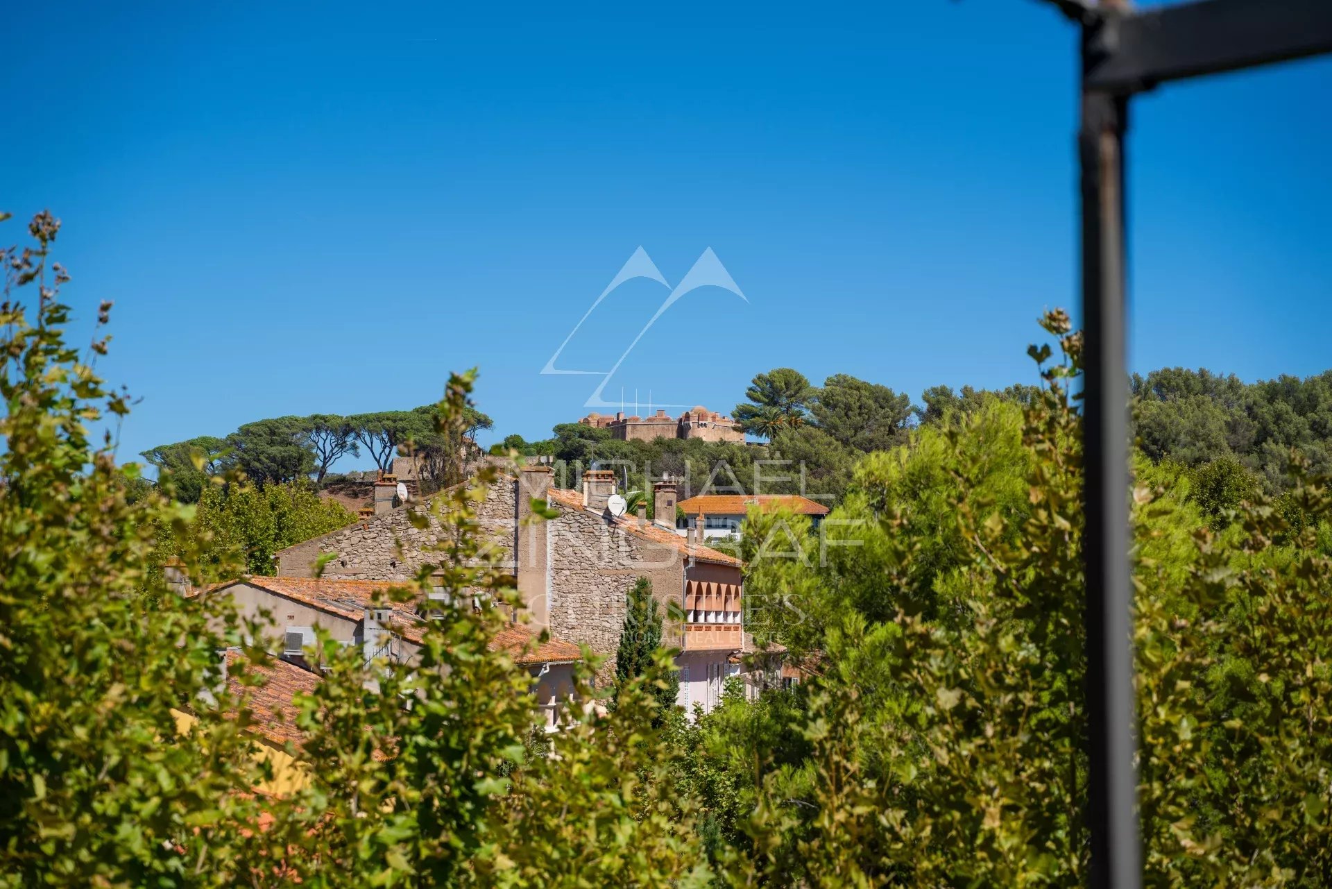 For sale -  3 bed Apartment in Saint-Tropez