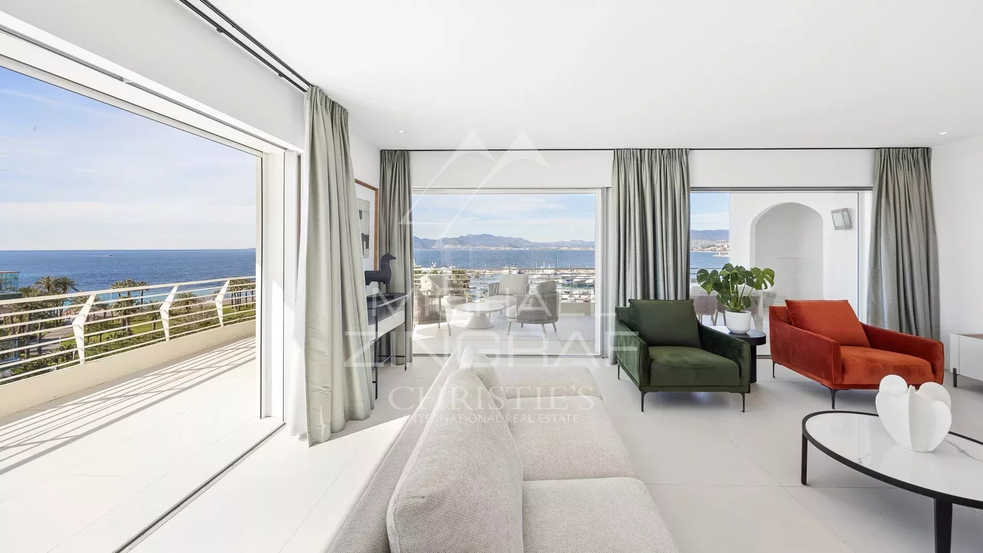 Cannes – Croisette – Außergewöhnliches Penthouse mit Dachterrasse und Panoramablick auf das Meer