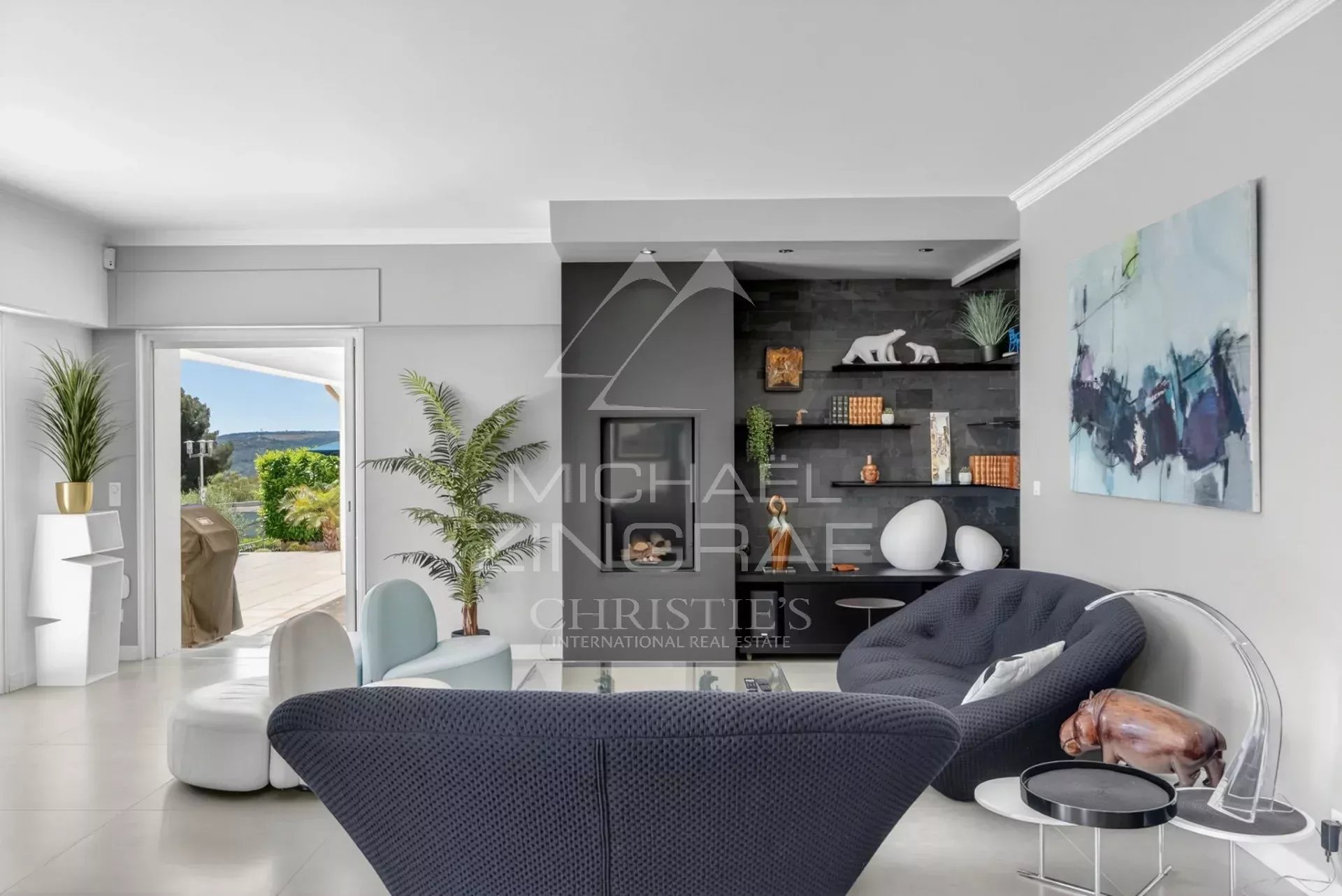 Renovierte ebenerdige Villa mit Dorfblick