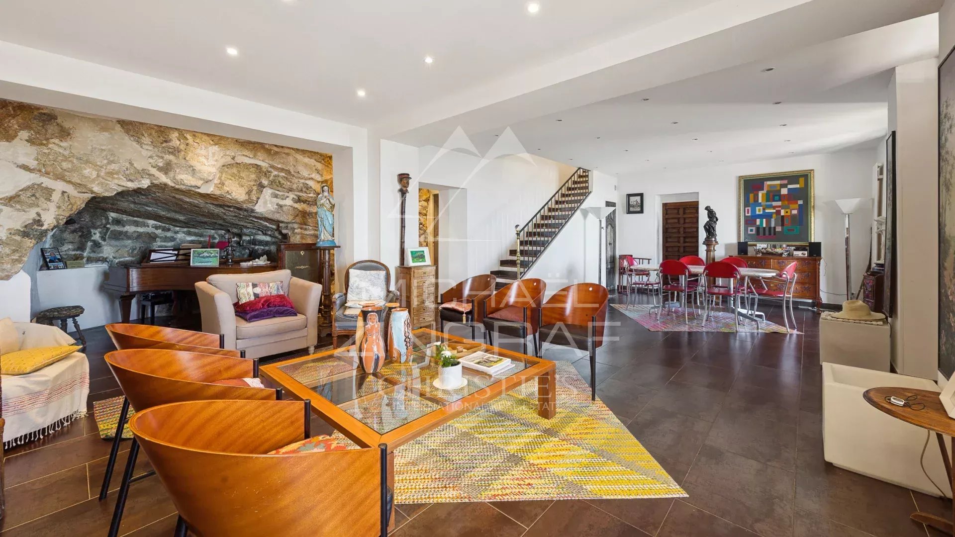 Charming property with panoramic sea view