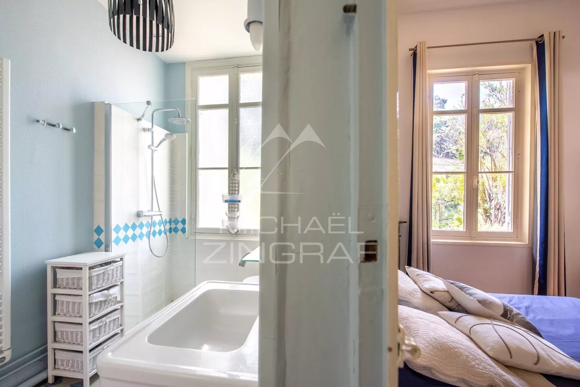 Character house in the heart of Arcachon - sought-after neighborhood in a confidential setting