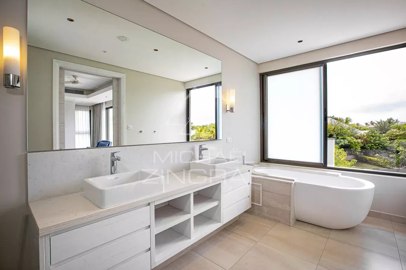 Außergewöhnliche Villa im Herzen des Wohnviertels The Gardens