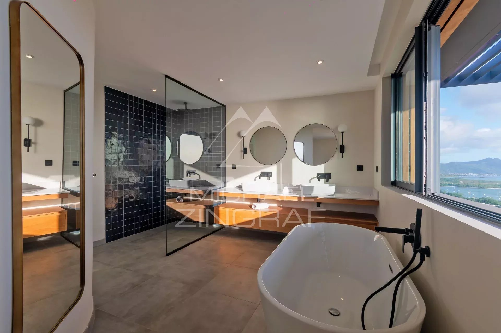 Puppen 5 -Bedroom Villa - Black Riviere