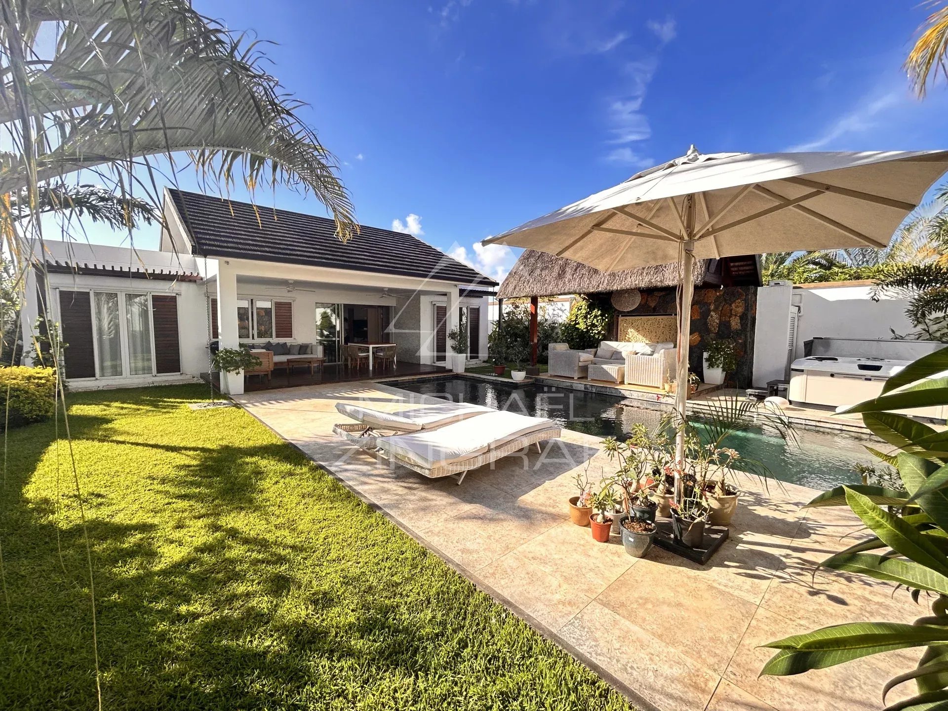 Villa située dans une résidence sécurisée à Grand Baie