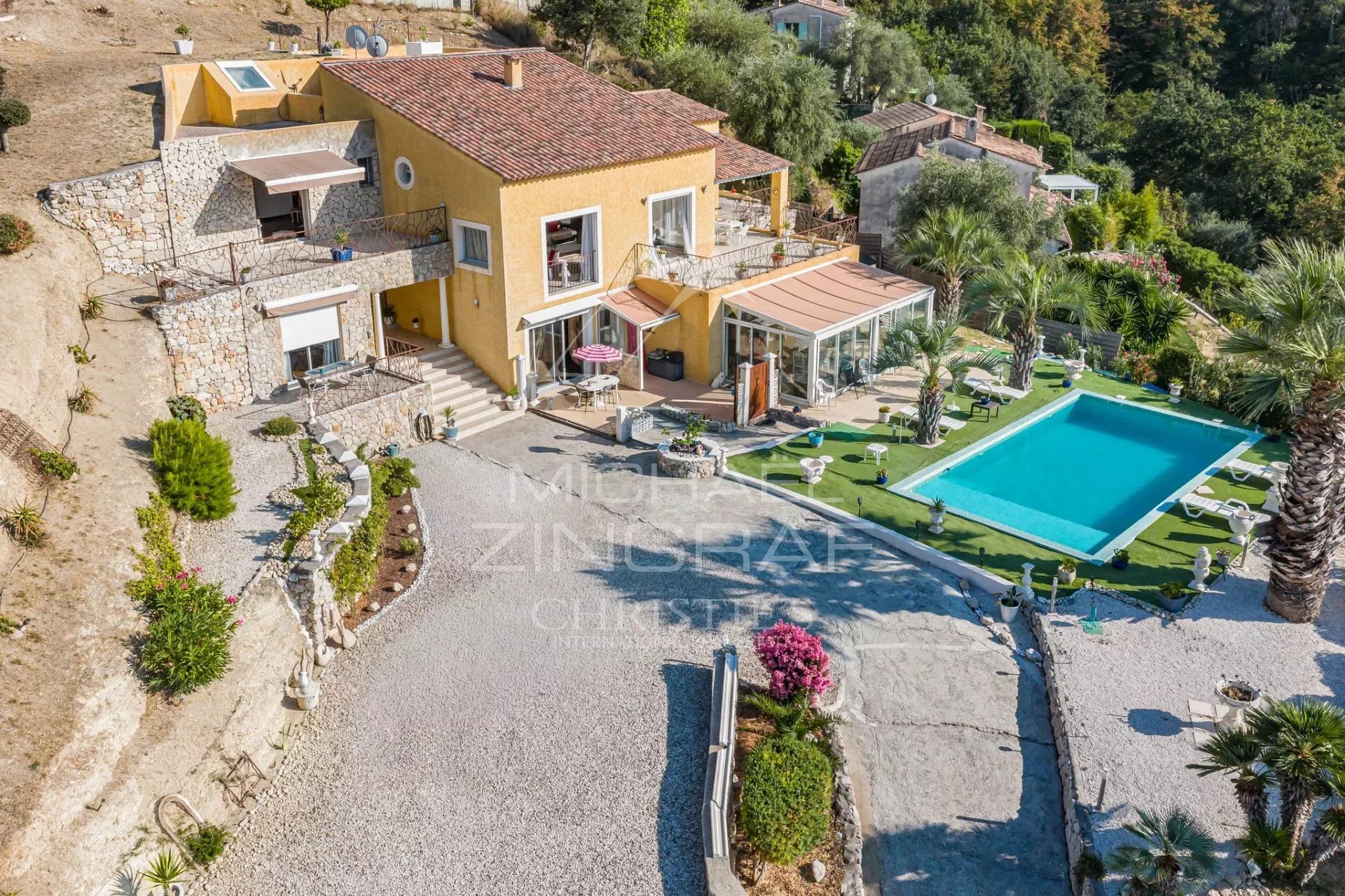 Proche Nice - Colomars - Superbe propriété familiale