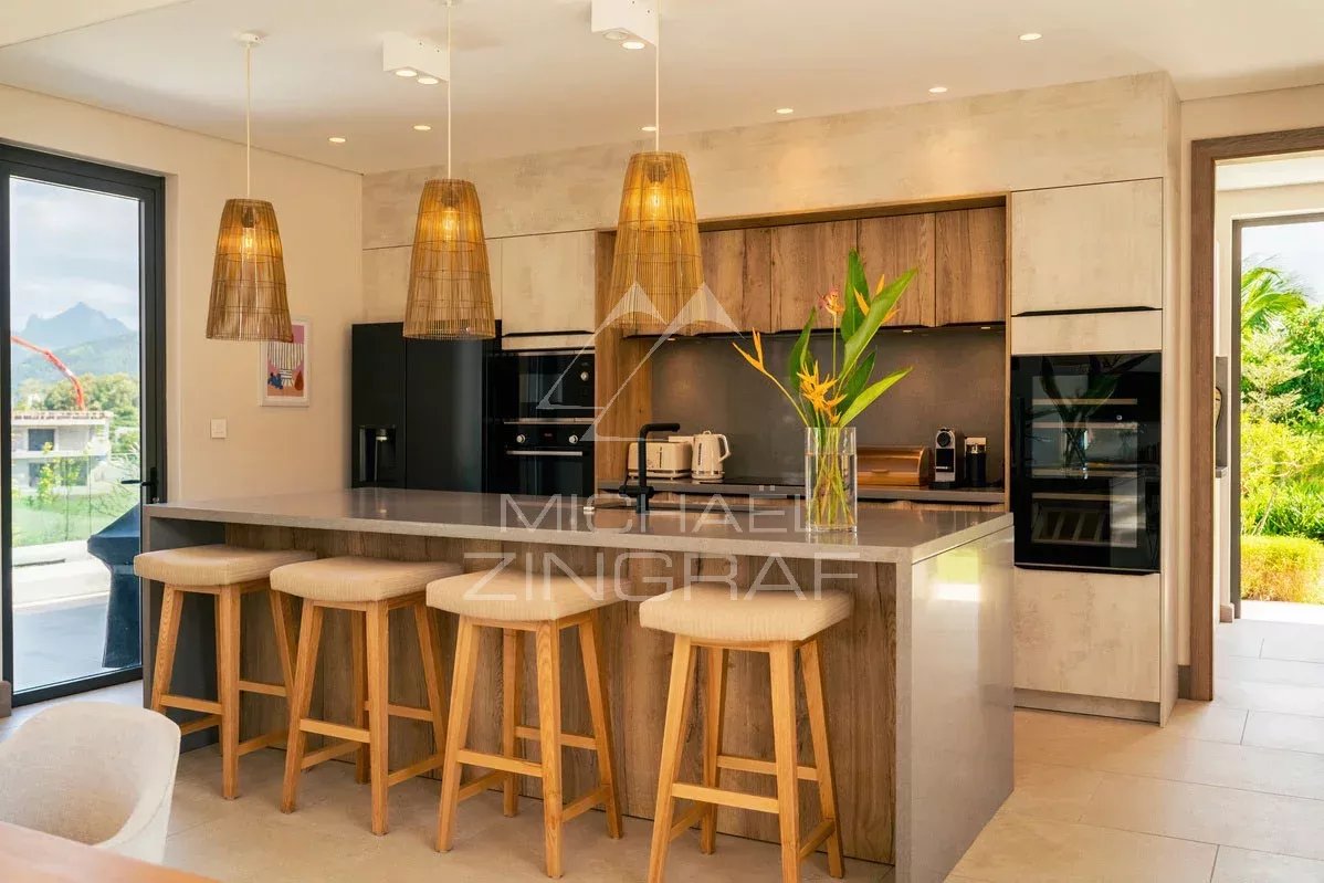 Villa d’Exception avec Vues Panoramiques à Anahita