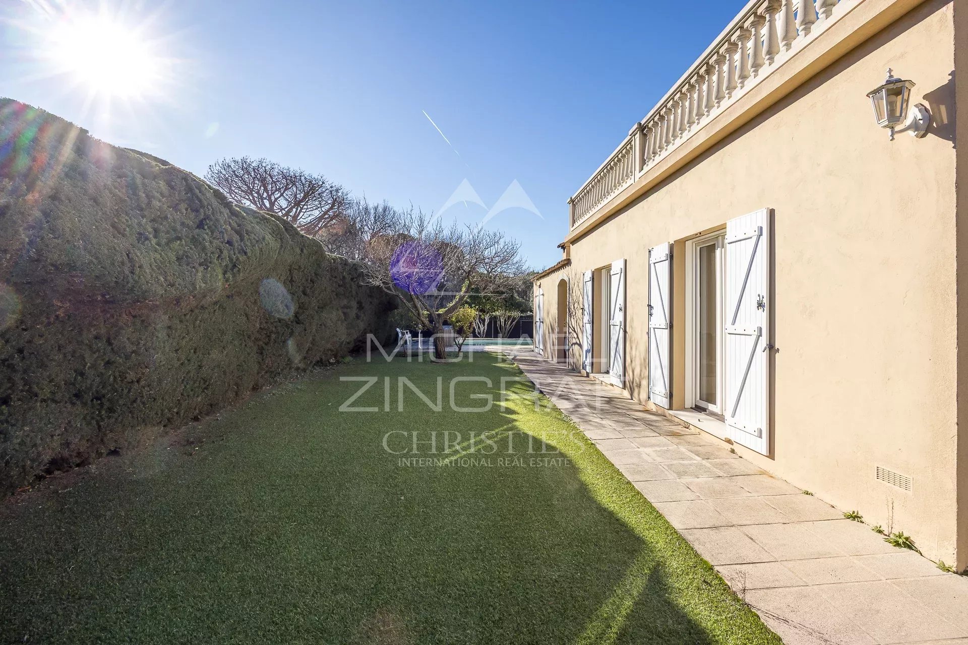 Wunderschöne Villa im neoprovenzalischen Stil in einer privaten Wohnanlage – Le Castellet