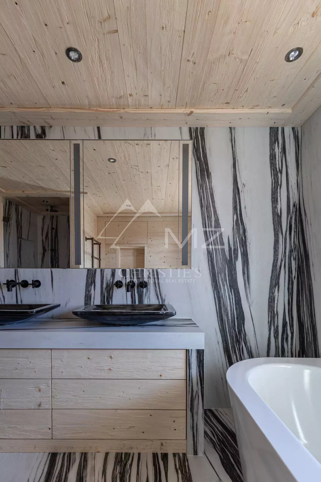 Appartement moderne sur la Promenade à louer à l'année