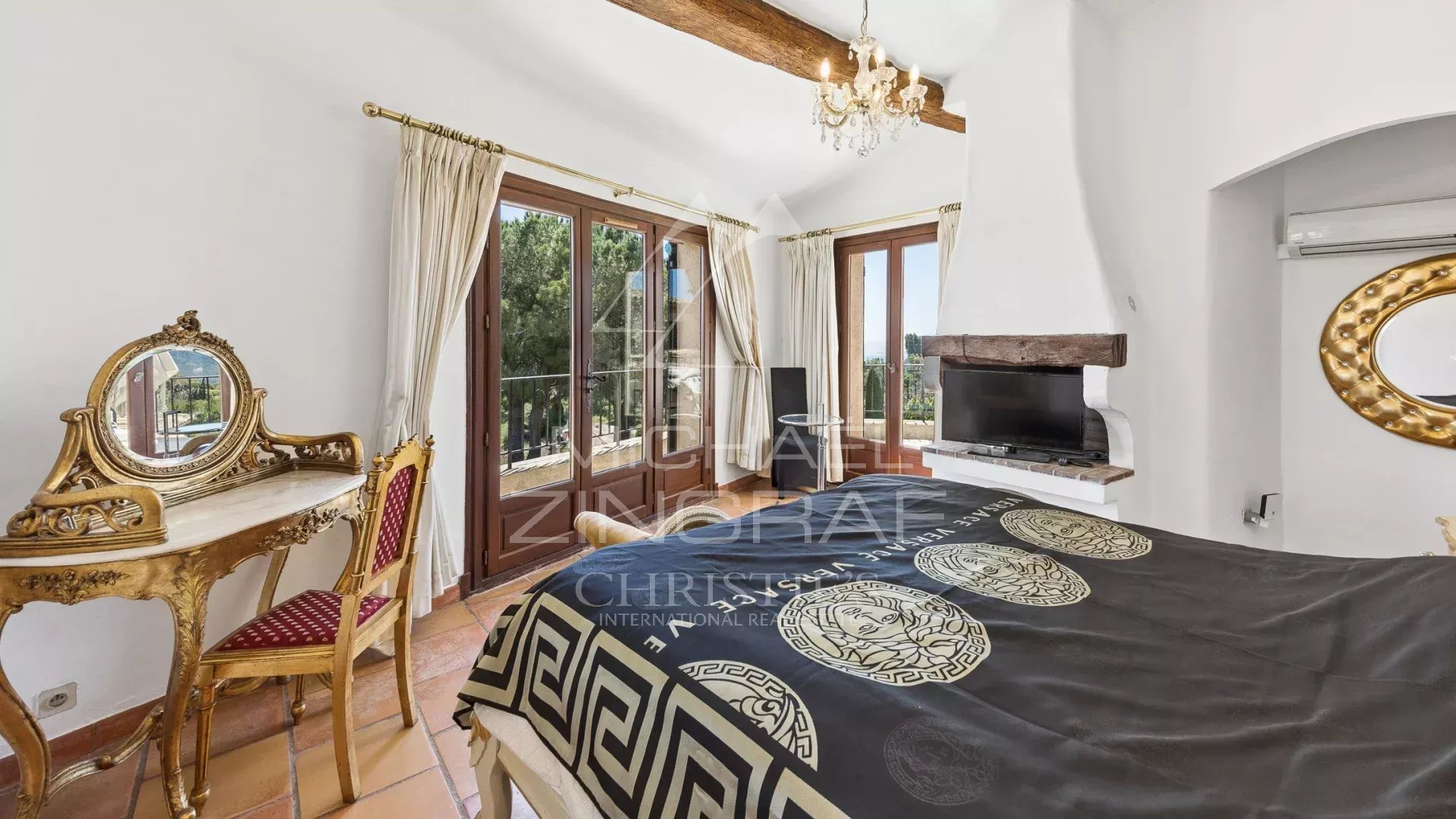 Proche Cannes – Mandelieu la Napoule – Propriété vue mer