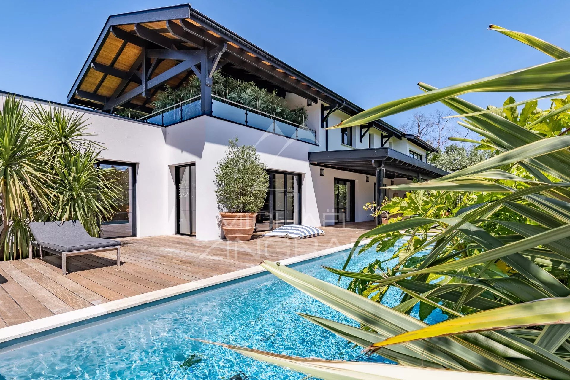 Zeitgenössisches Haus – Eleganz und Komfort im Herzen des Bassin d’Arcachon