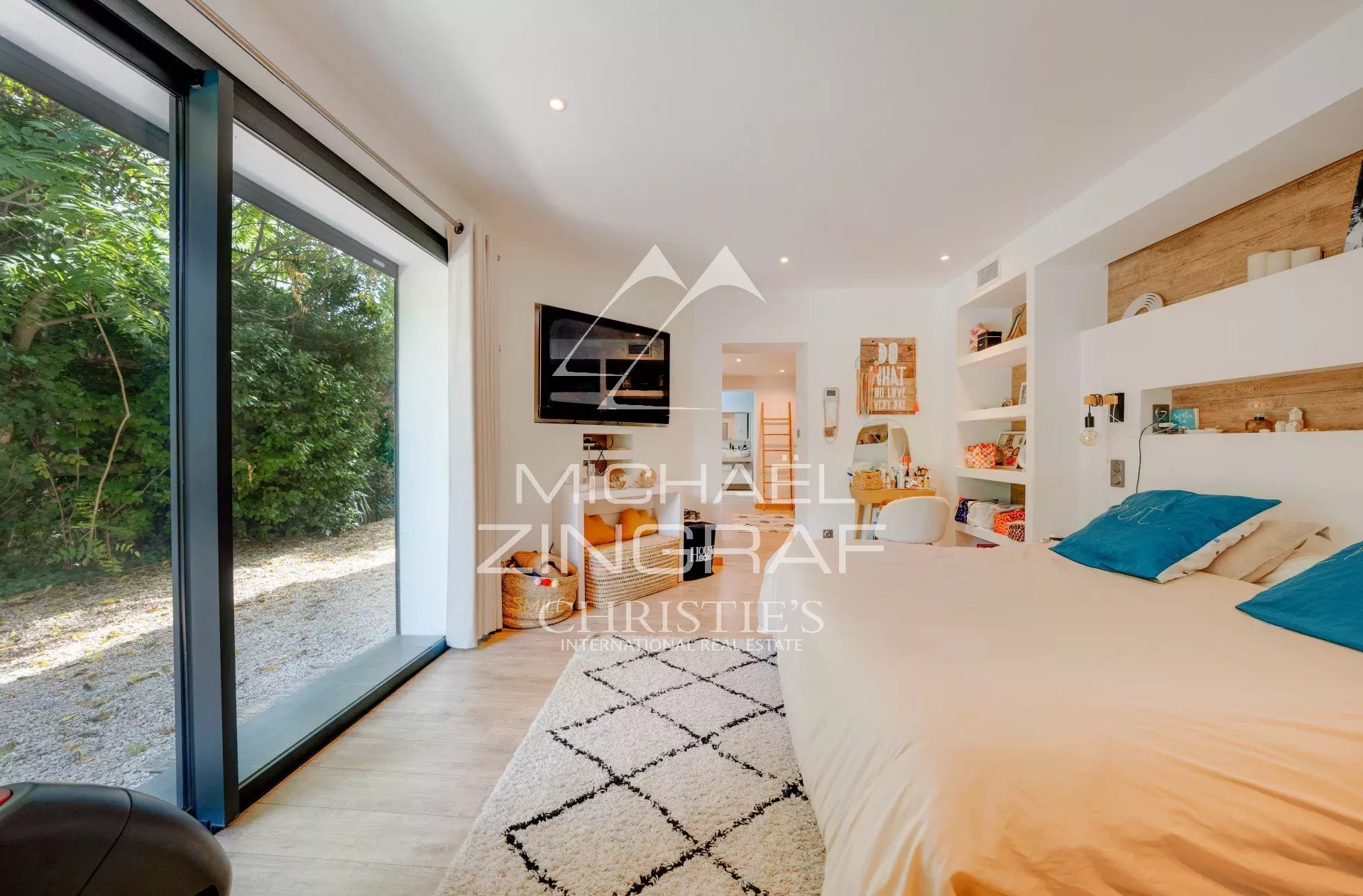 Maison avec piscine au calme absolu en pleine colline