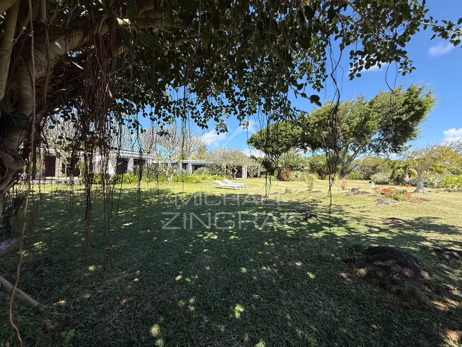 Villa d’Exception au Bord d’un Barachois à Calodyne