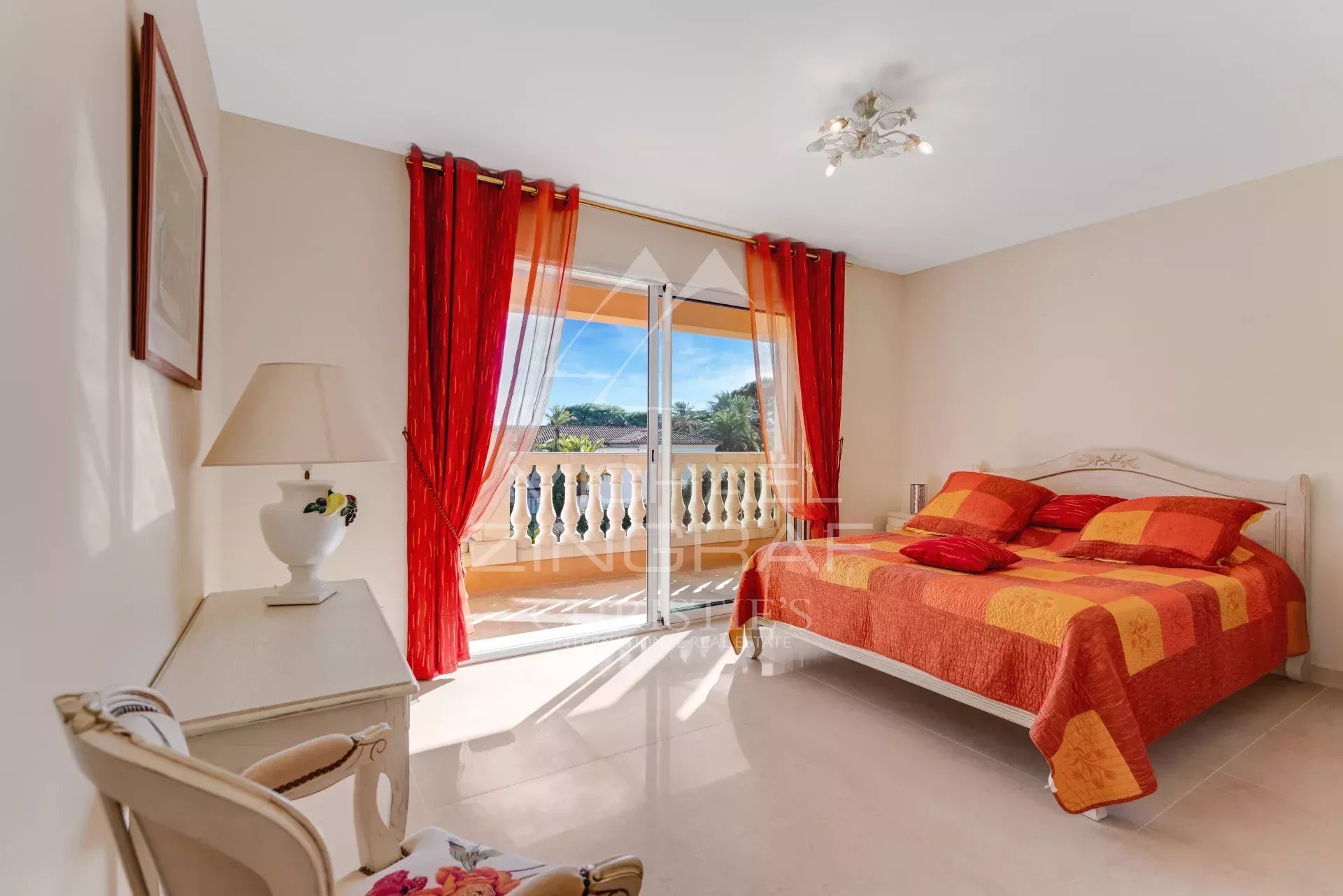 Sainte-Maxime – Außergewöhnliche Villa mit Meerblick im Herzen einer privaten Wohnanlage