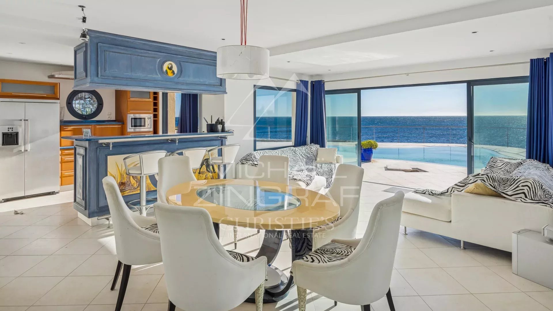 Les Issambres – Exceptional waterfront property – between Cannes and Saint-Tropez