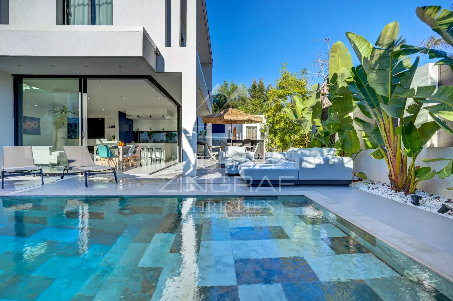 Off Market Maison d’architecte Cap Brun avec piscine proche mer