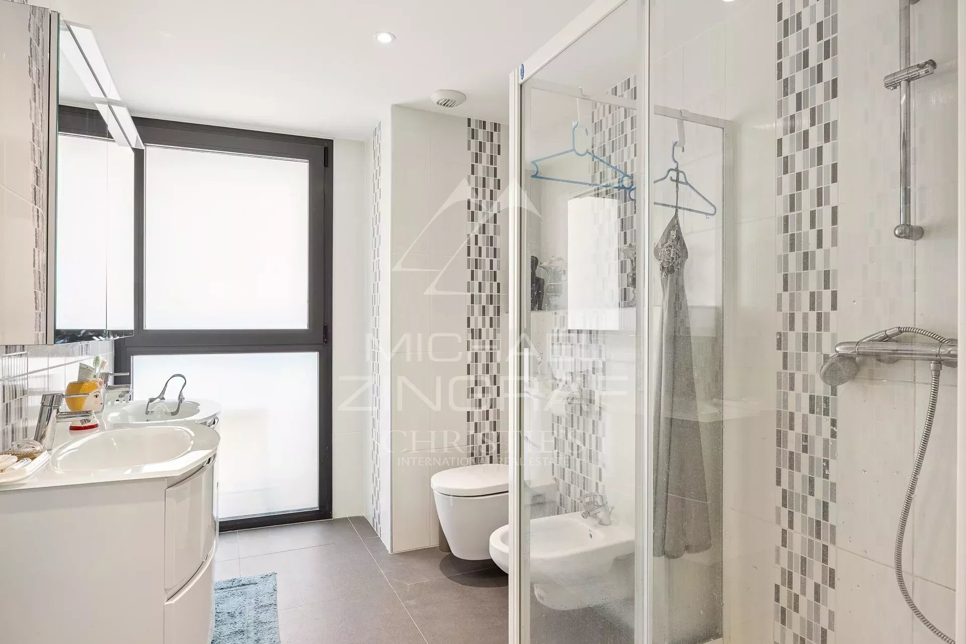 Juan-les-Pins – Meeresnähe – Exklusive Wohnung 129,69 m²