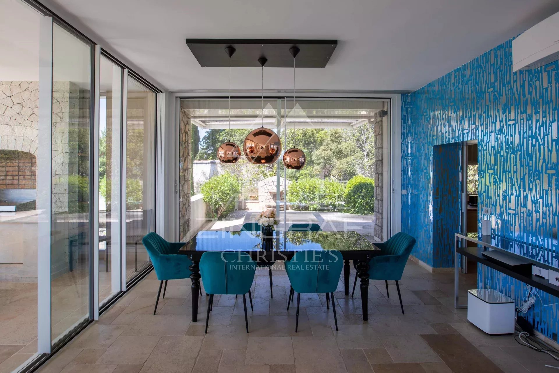 Cannes – Croix-des-Gardes - Villa d’architecte avec vue mer panoramique