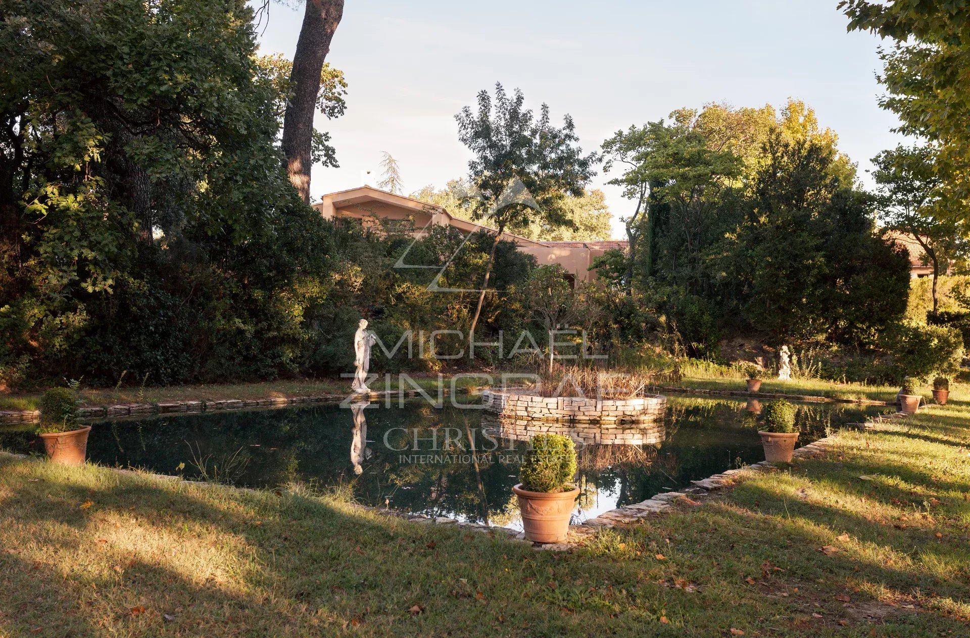 Propriété d’exception au cœur de la campagne aixoise