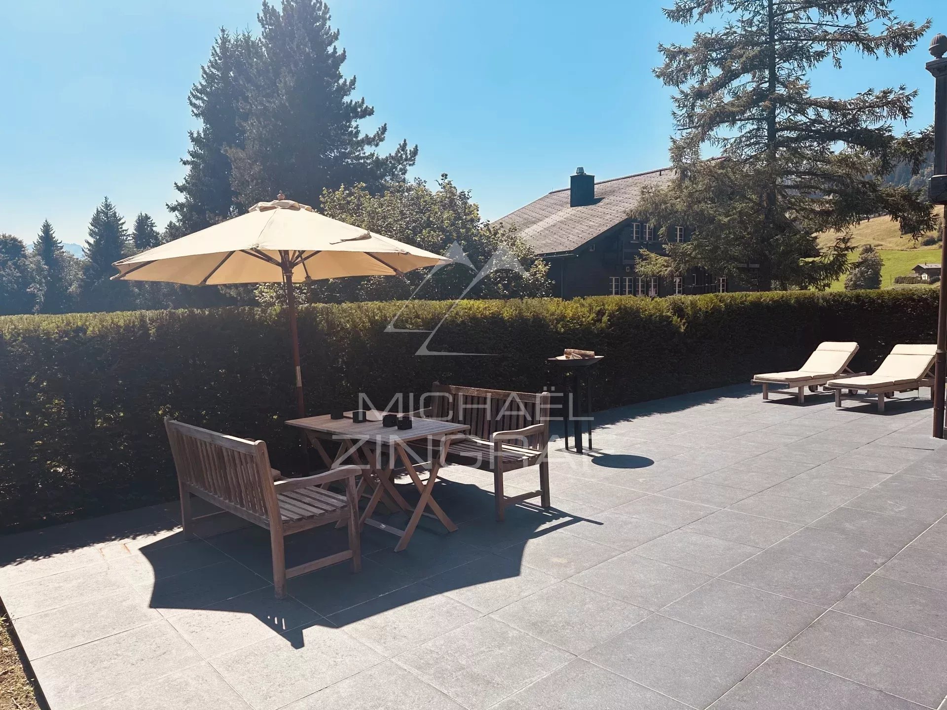 Chalet familial luxueux à proximité des pistes de Schoenried et Saanenmoeser