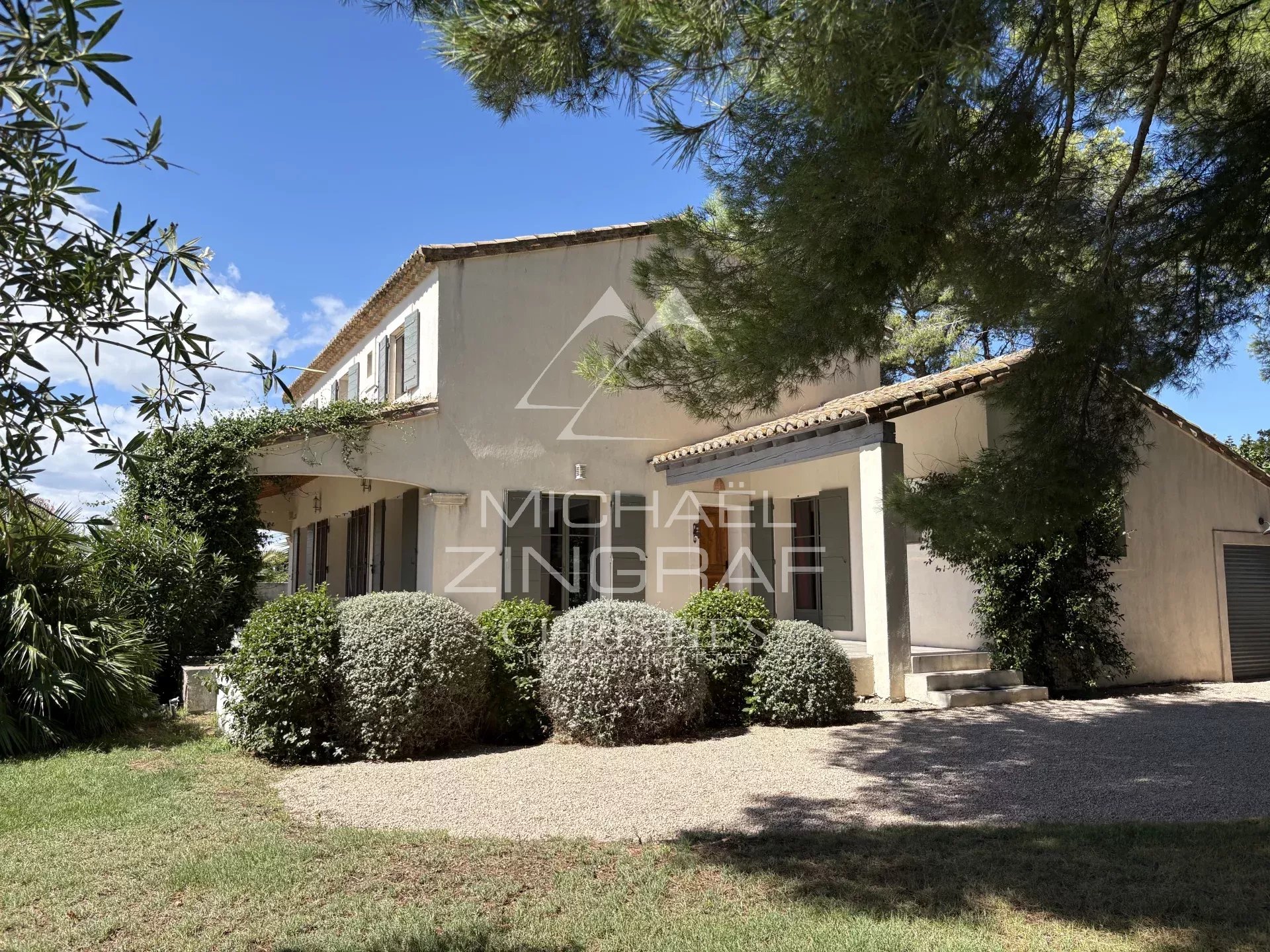 Belle maison avec vue panoramique sur les Alpilles