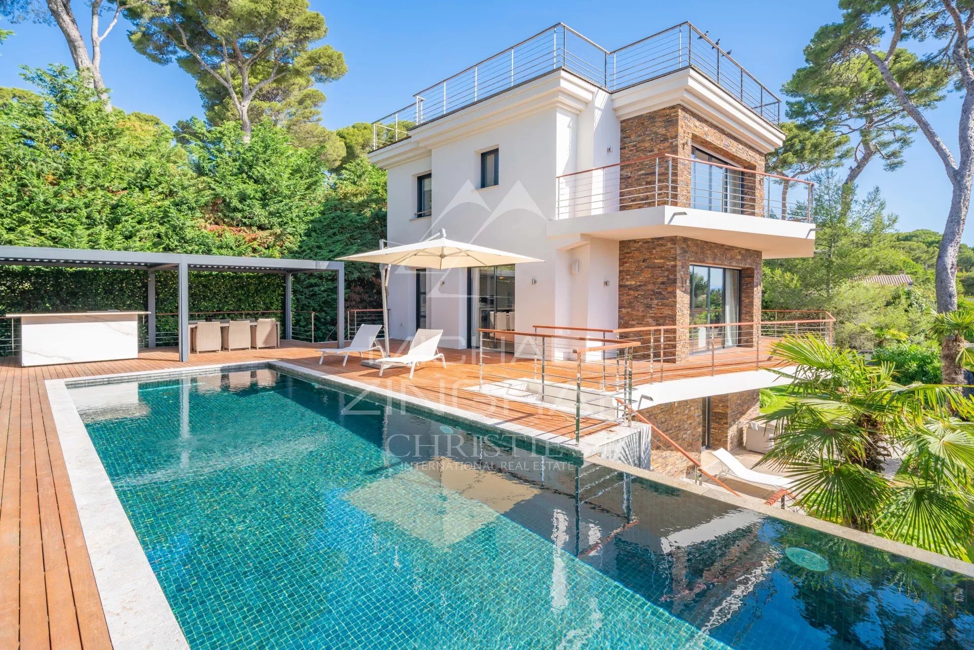 Modern renovierte Villa nahe der Strände von Garoupe