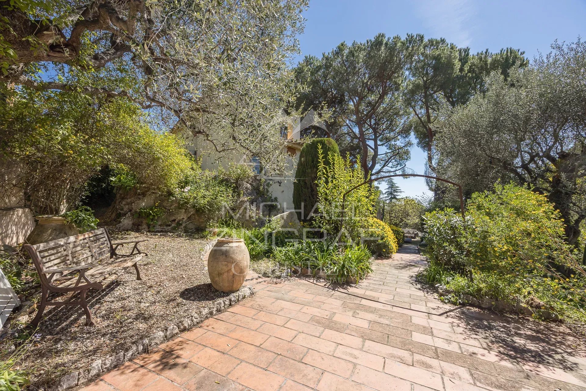 Nice – Haut Gairaut – Charming country house with exceptional land and sea views