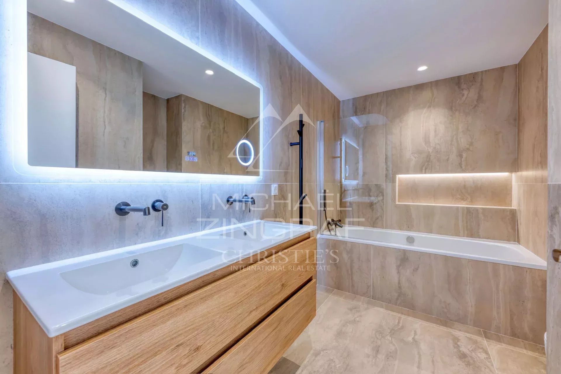 Appartement traversant avec vue mer panoramique