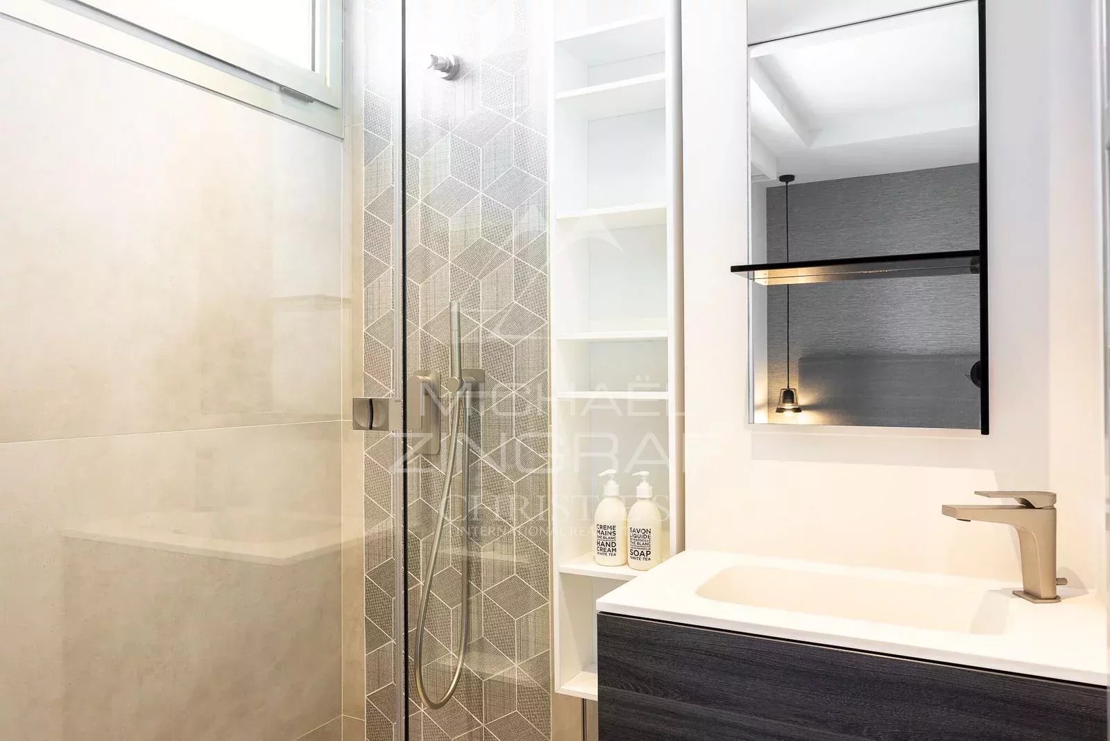 Cannes - Croisette - Wunderschöne Wohnung mit 2 Schlafzimmern