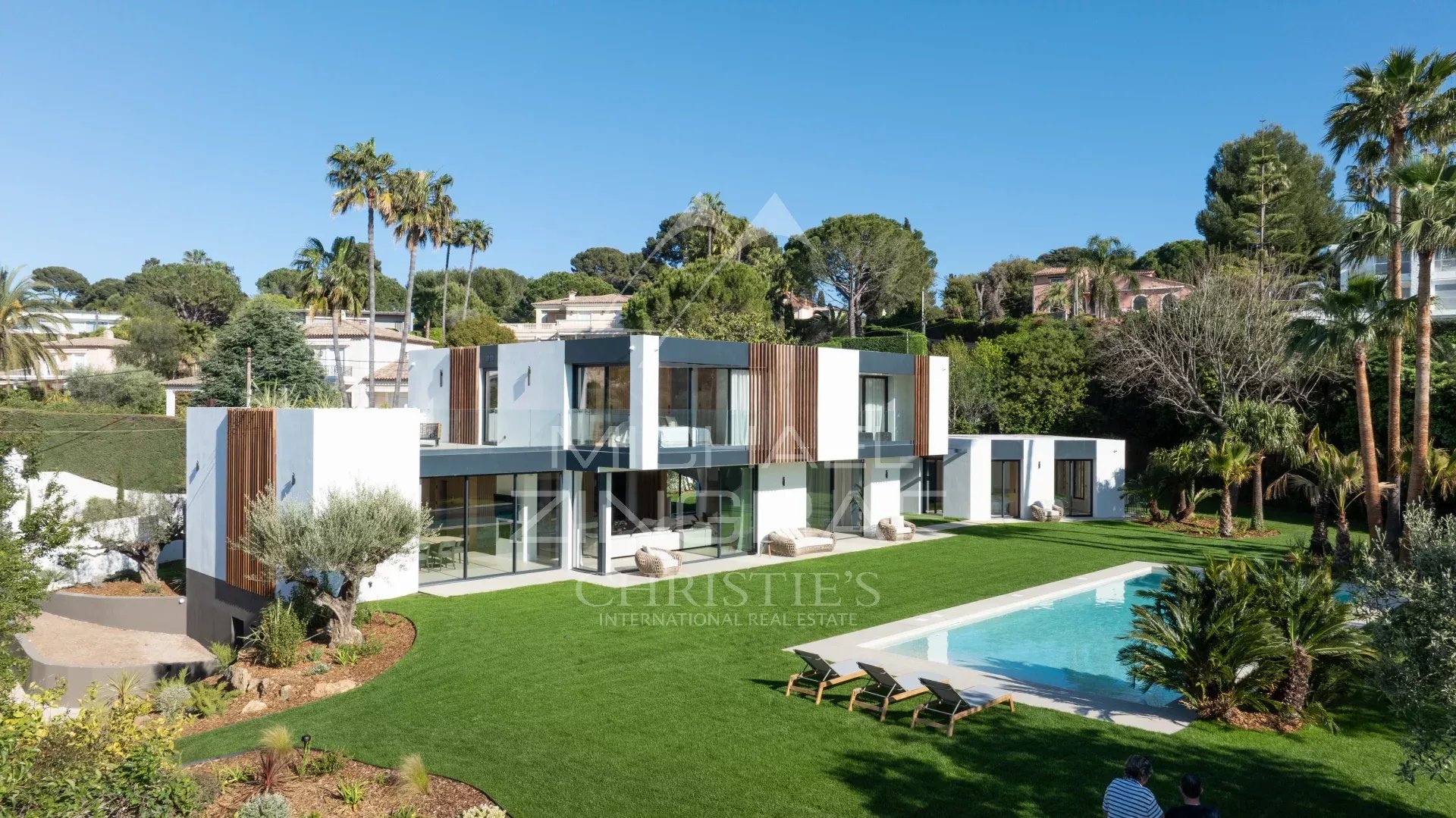 Villa contemporaine d’exception - versant ouest du Cap d’Antibes, à deux pas de l’Hôtel du Cap-Eden-Roc