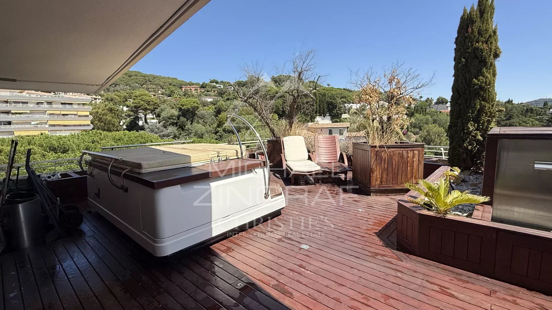 CANNES, CROIX DES GARDES – PANORAMABLICK AUF DAS MEER