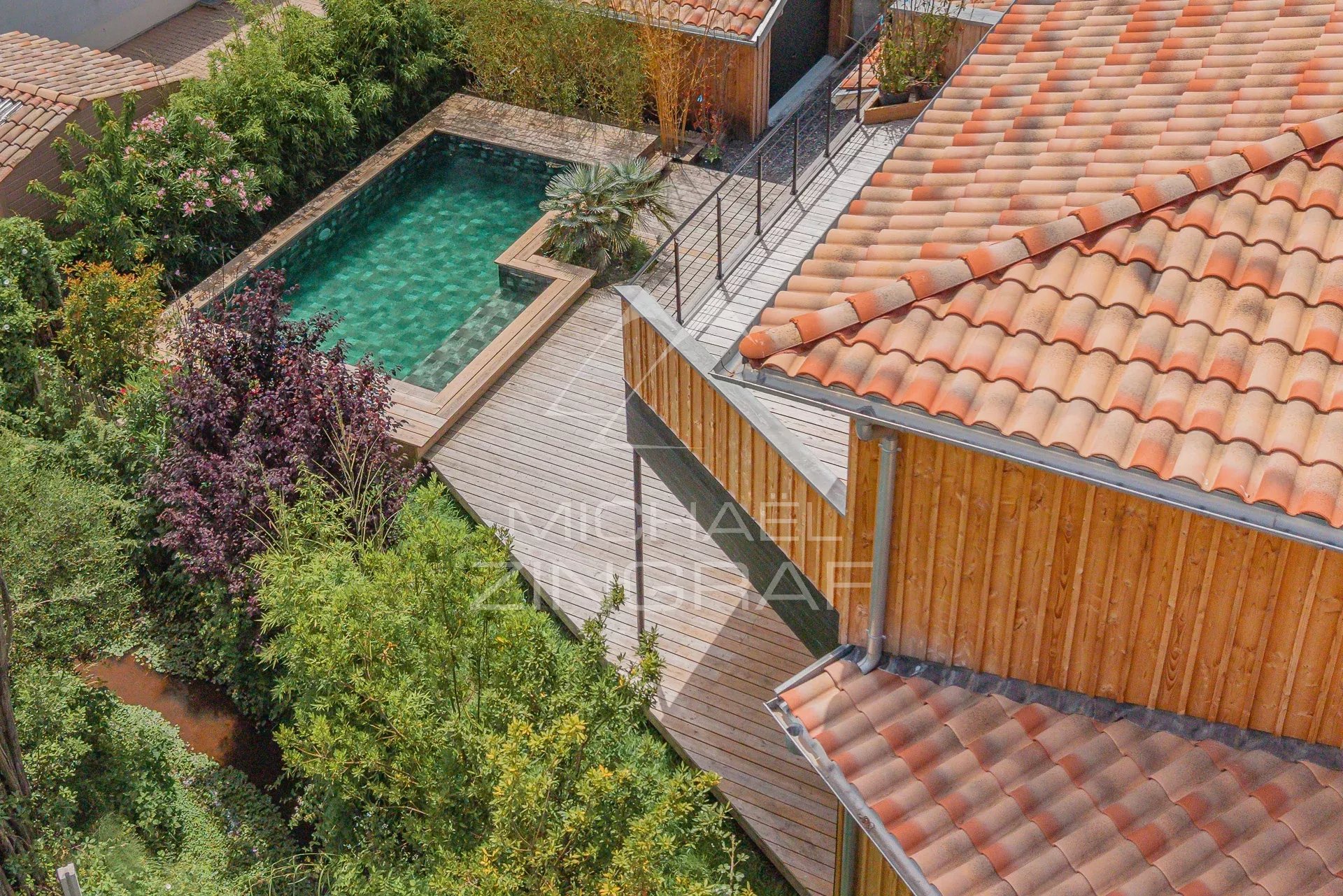 Hyper centre - House with 4 suites and swimming pool