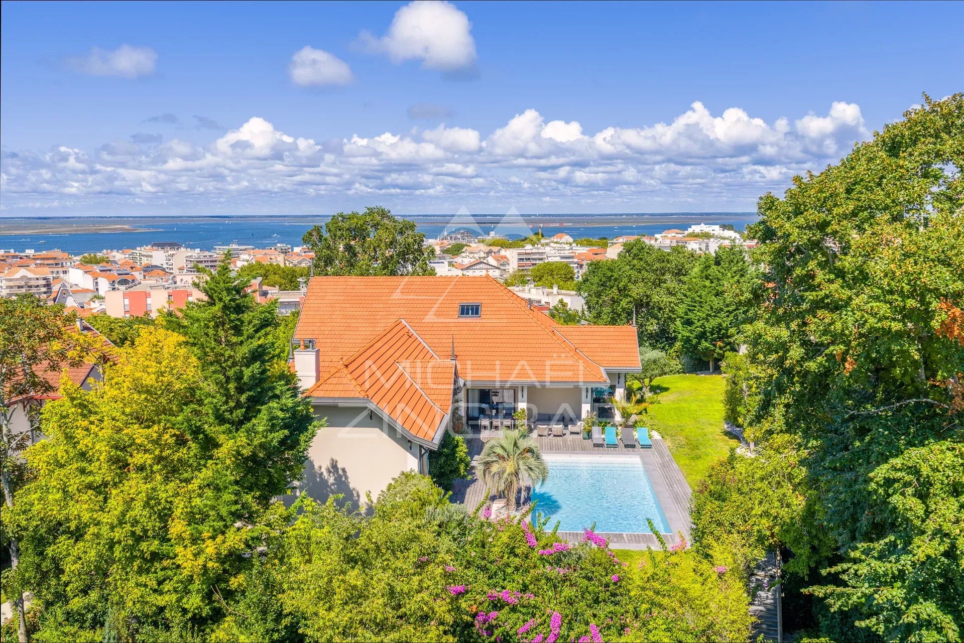 Villa d’Exception – Vue Panoramique sur le Bassin d’Arcachon